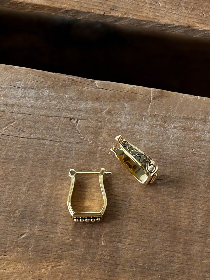Alva Gold Engraved Stirrup Earring