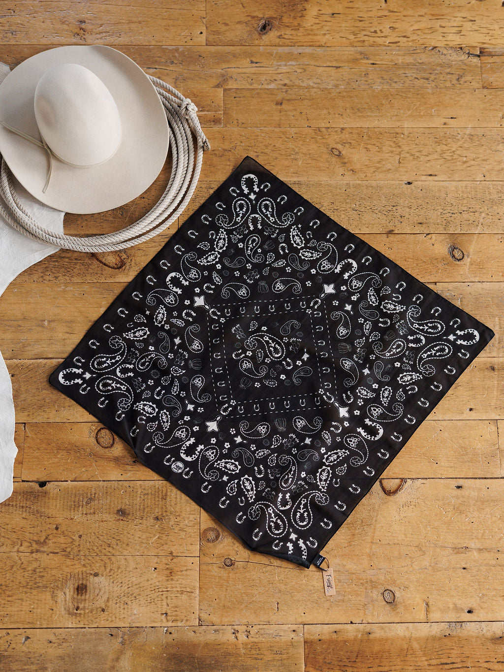 Lucky Paisley Wild Rag {Black}