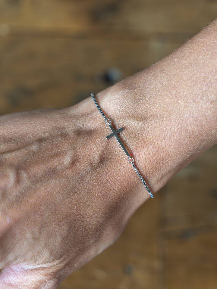 Bethel Gold/Silver Cross Bracelet