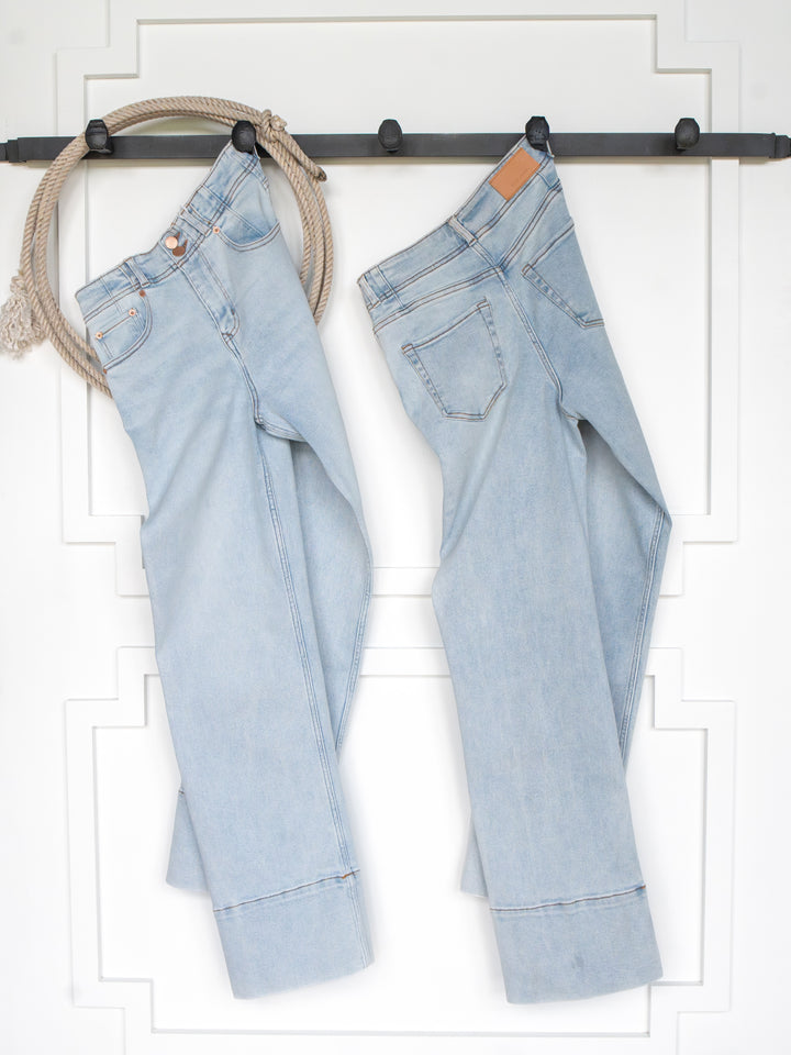 Dillyn High Rise Slim Wide Leg Jean