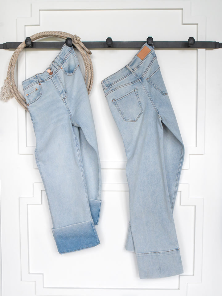 Dillyn High Rise Slim Wide Leg Jean