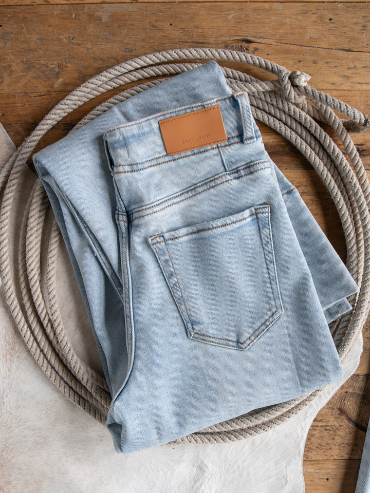 Dillyn High Rise Slim Wide Leg Jean