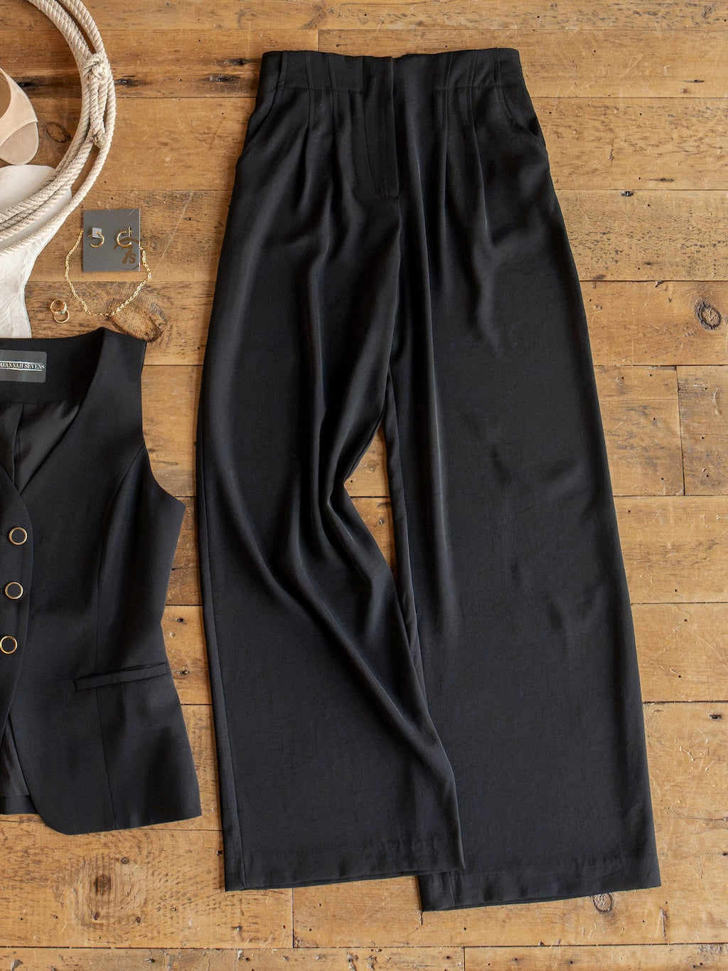 Cuero Black Vest Set