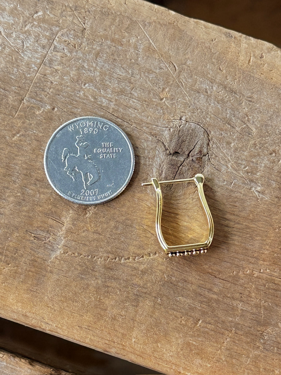 Alva Gold Engraved Stirrup Earring