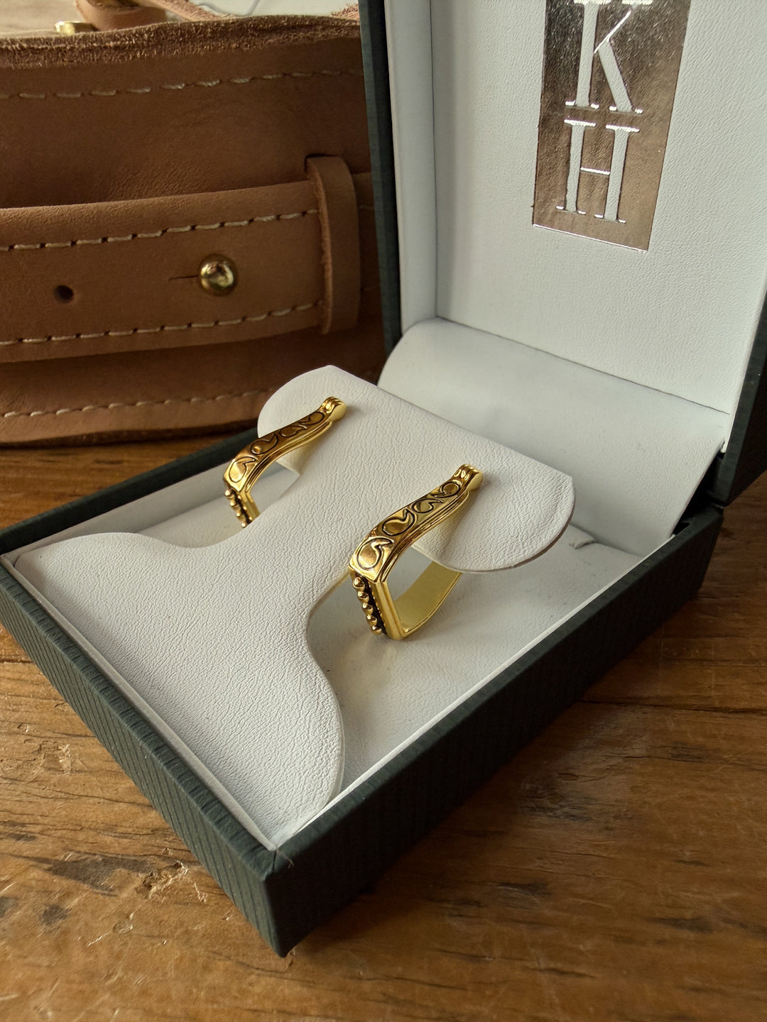 Alva Gold Engraved Stirrup Earring