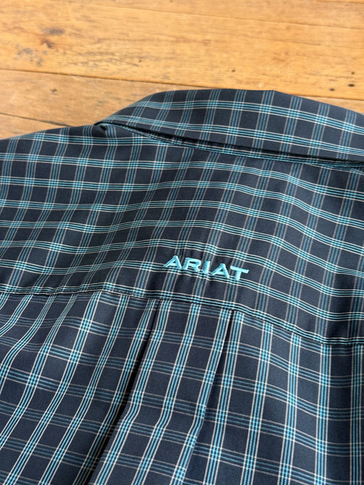 Houghson Ariat Men's Plaid Button Up