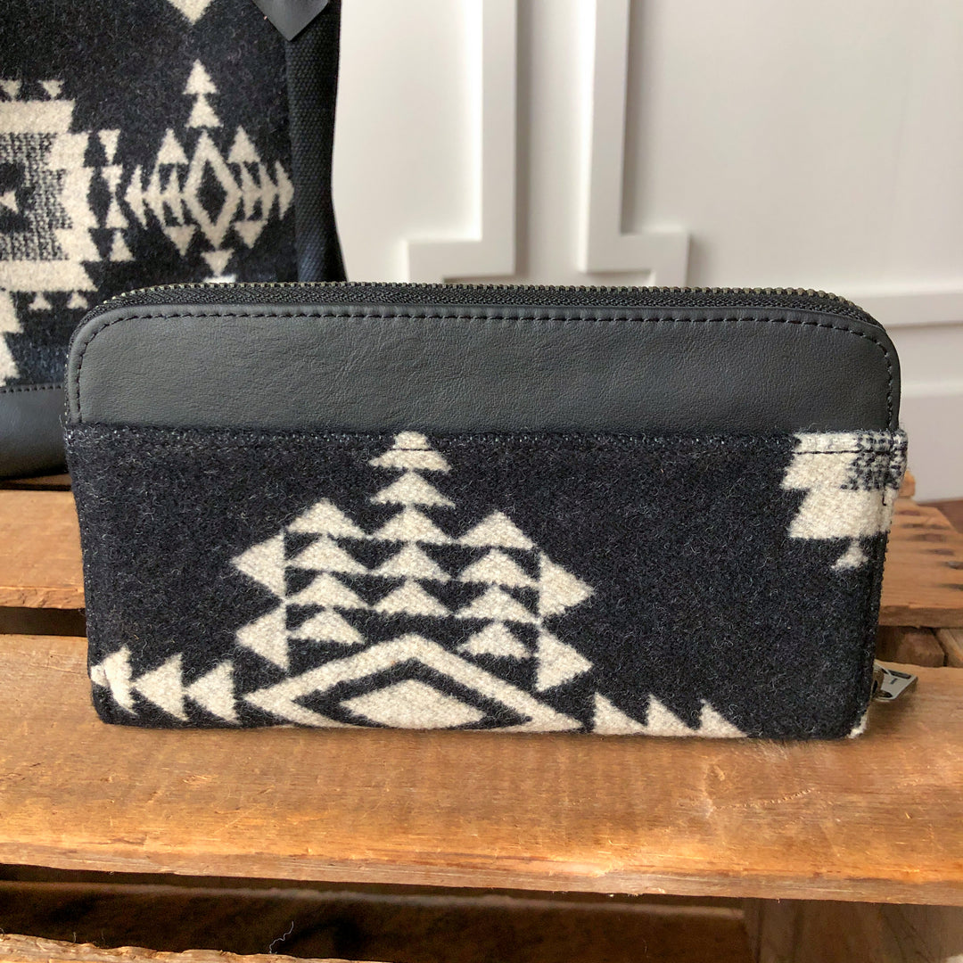 Rock Point Zip Wallet