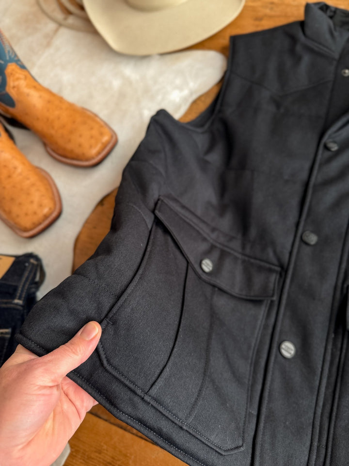 Barnard Ariat Men's Black Insulated Vest