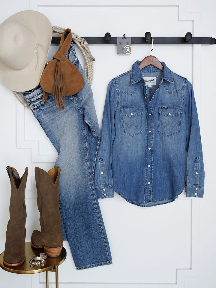 Conyers Wrangler Light Denim Pearl Snap