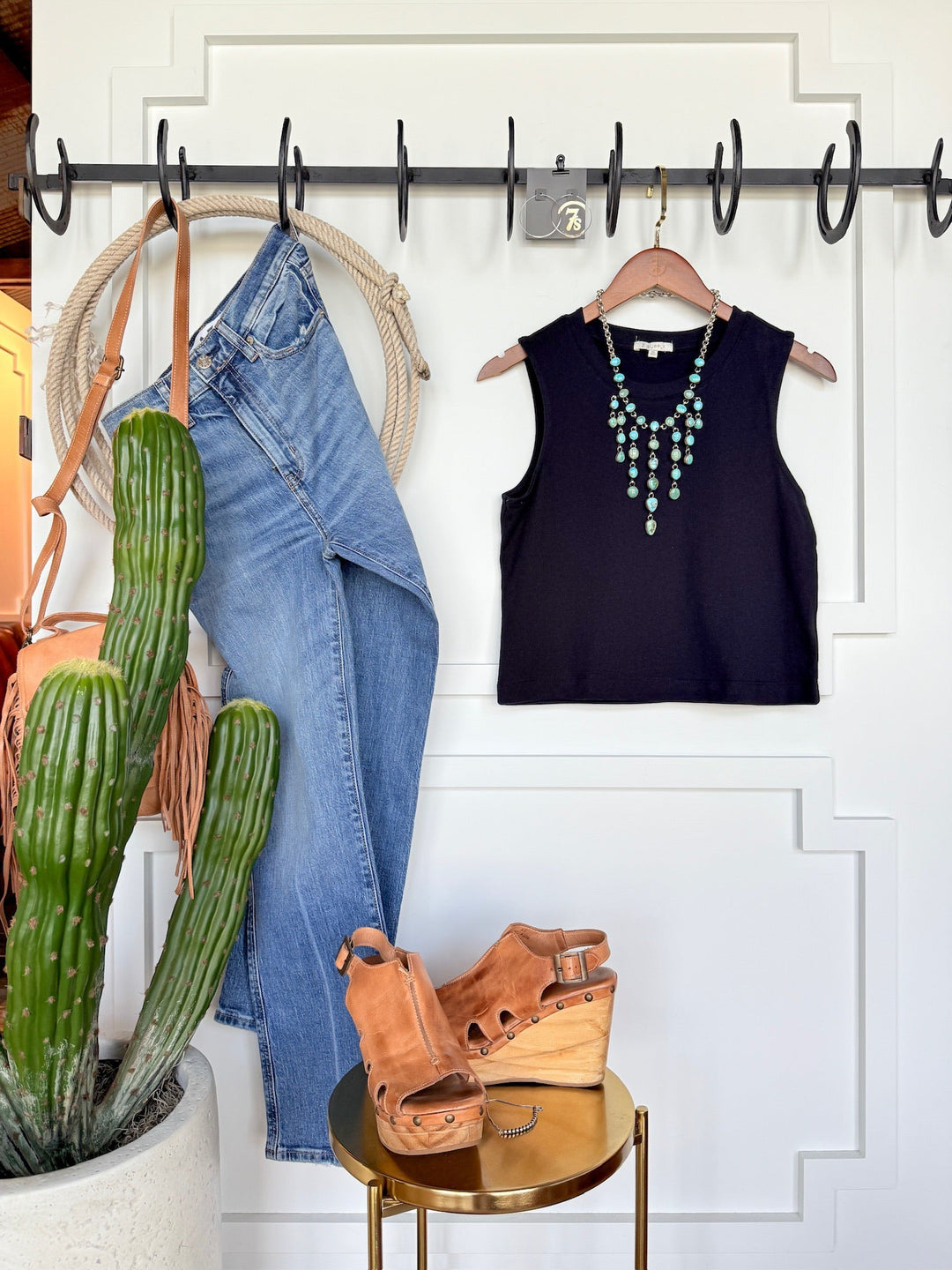 Hartman Black Basic Cropped Tank