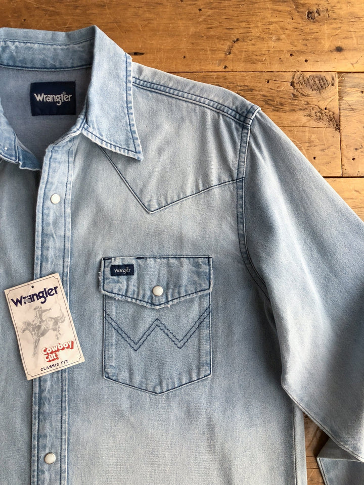 Hoyte Wrangler Men's Denim Pearl Snap