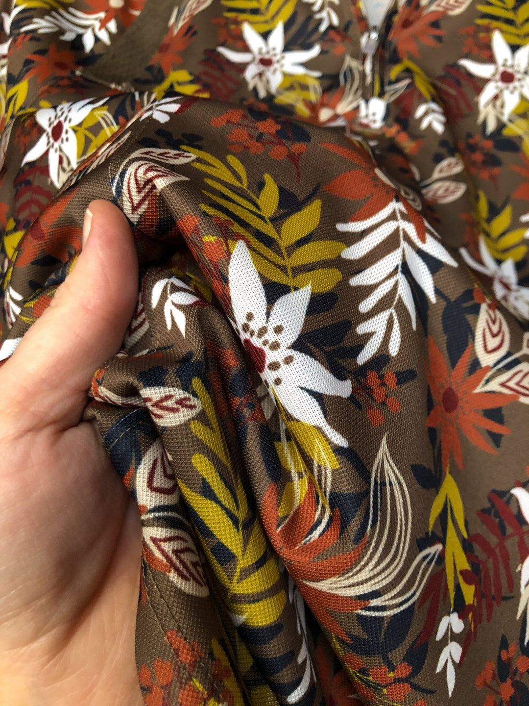 Kassen Ariat Floral Pullover