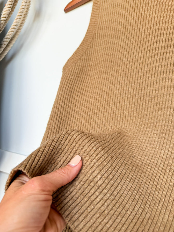 Rotan Maple Ribbed Turtle Neck Sleeveless Top