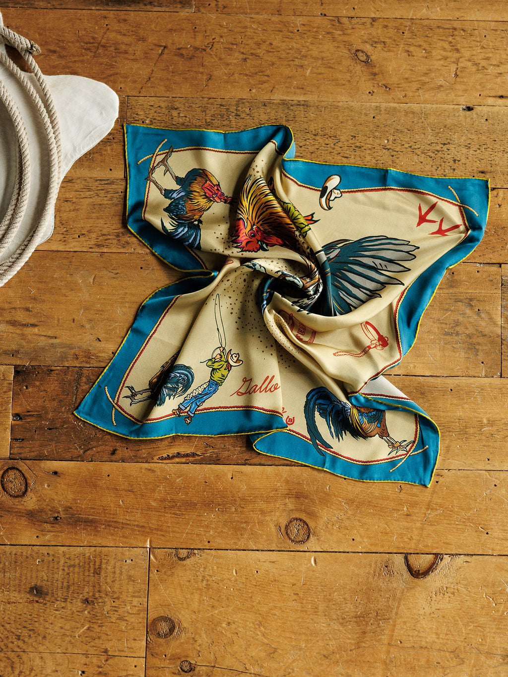 Gallo Del Cielo Neck Scarf