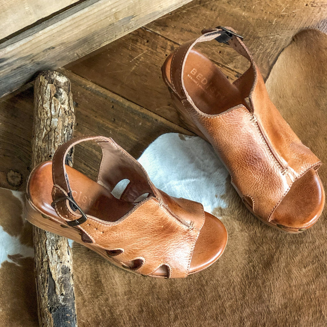 Savannah Sevens western life{&}style The Pate (8.5) tan dip-dye leather open-toe sandals with ankle straps and a wood-grain wedge heel.