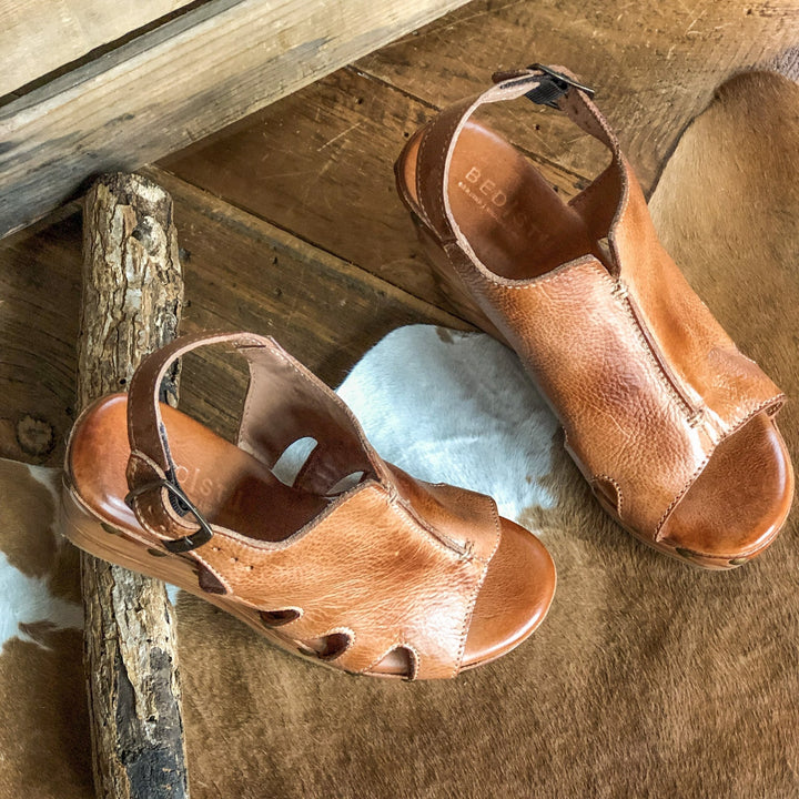 Savannah Sevens western life{&}style The Pate (8.5) tan dip-dye leather open-toe sandals with ankle straps and a wood-grain wedge heel.