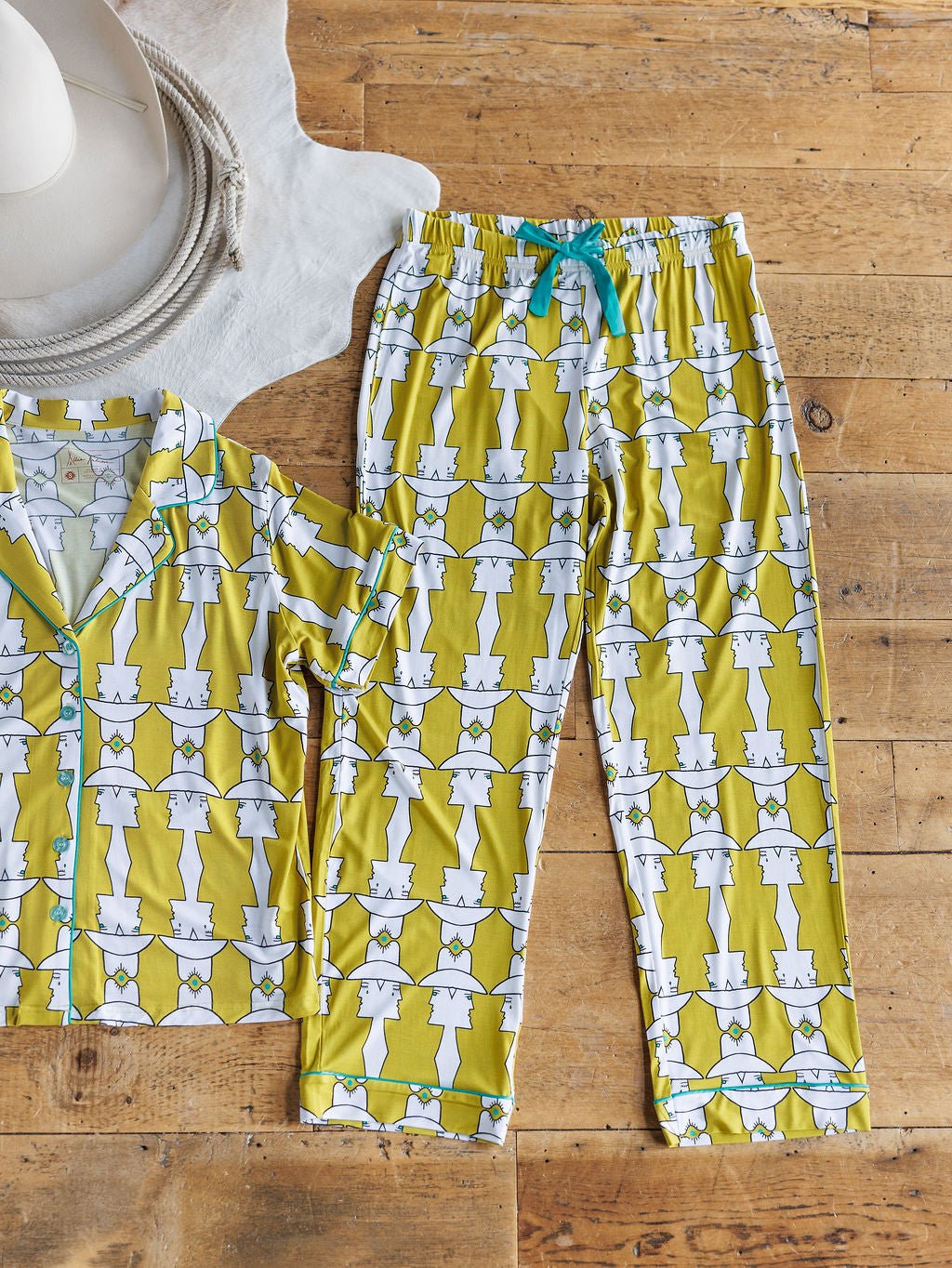 Tijeras Western Graphic Pajama Set