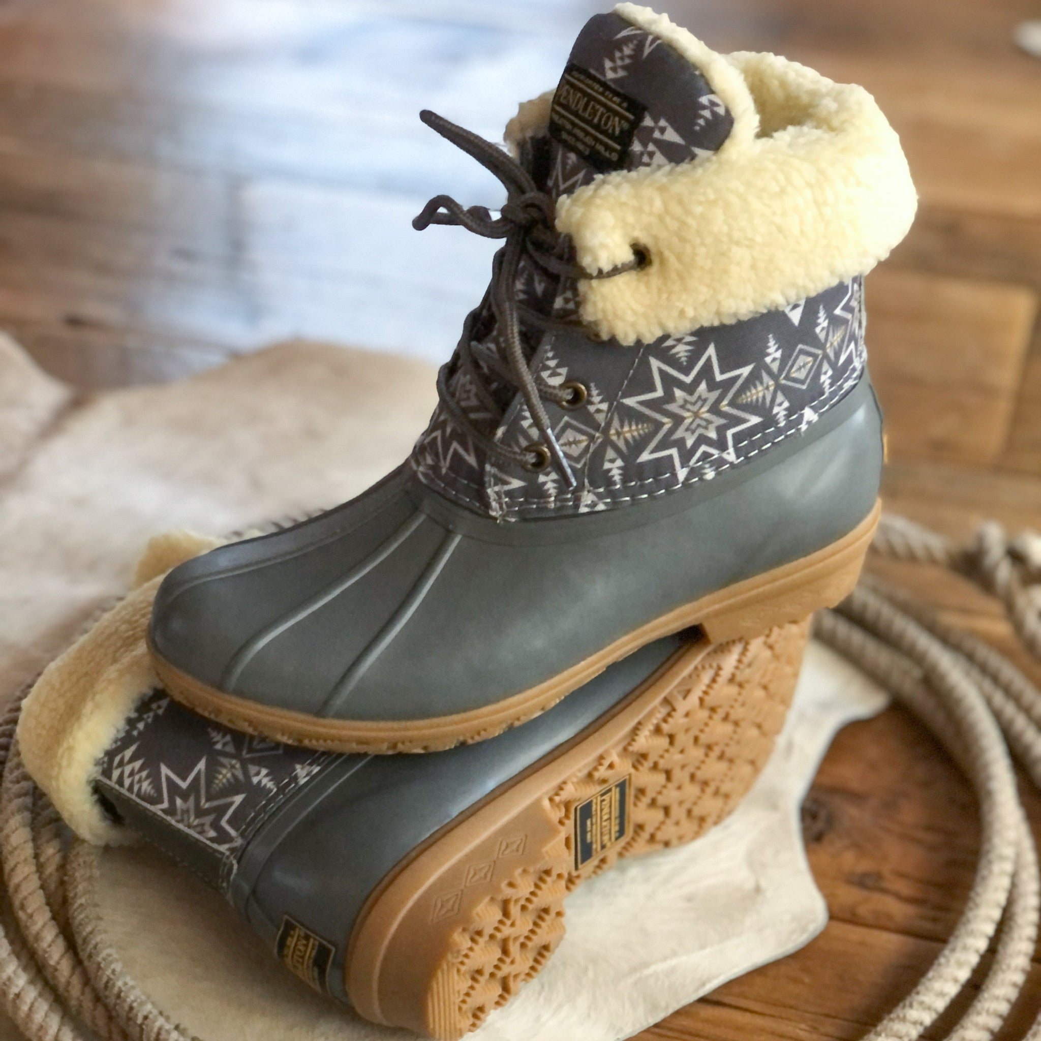 Womens duck hot sale boots grey